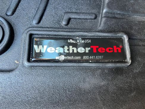 Used 2017 Jeep Grand Cherokee Overland RWD image 36