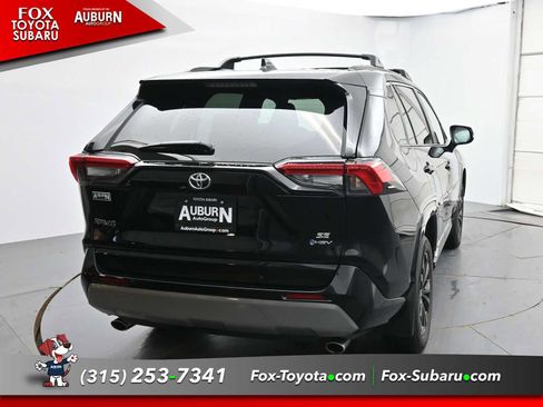 Used 2025 Toyota RAV4 SE w/ Convenience Package AWD/4WD image 4