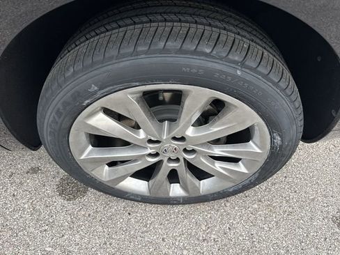 Used 2023 Buick Envision Avenir image 34