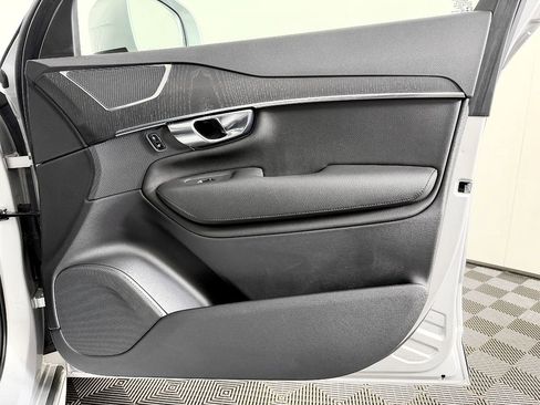 Used 2020 Volvo XC90 T6 Momentum w/ Protection Package Premier image 52