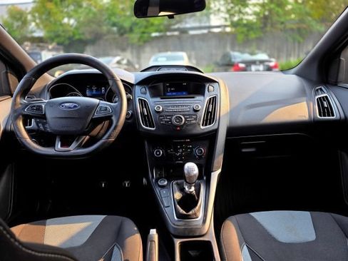 Used 2016 Ford Focus ST FWD image 10