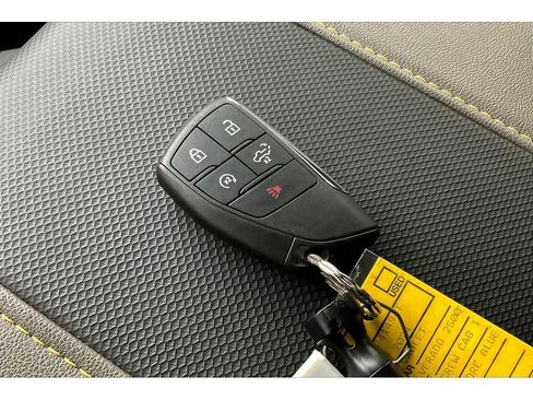 Used 2024 Chevrolet Silverado 2500 ZR2 w/ Technology Package image 14