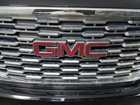 Used 2018 GMC Yukon Denali w/ Denali Ultimate Package image 9