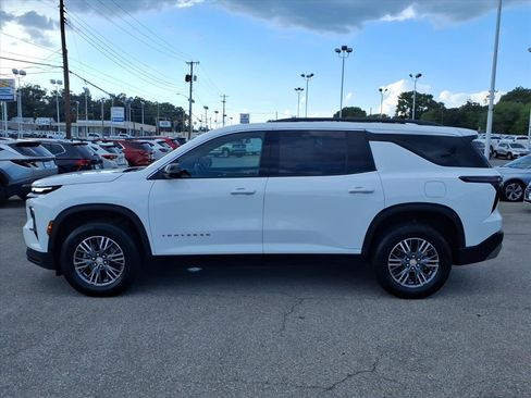 Used 2025 Chevrolet Traverse LT AWD/4WD image 7