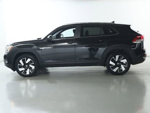 Used 2024 Volkswagen Atlas Cross Sport SE w/ Panoramic Sunroof Package image 38