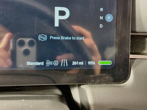 Used 2025 Rivian R1S Adventure AWD/4WD image 12