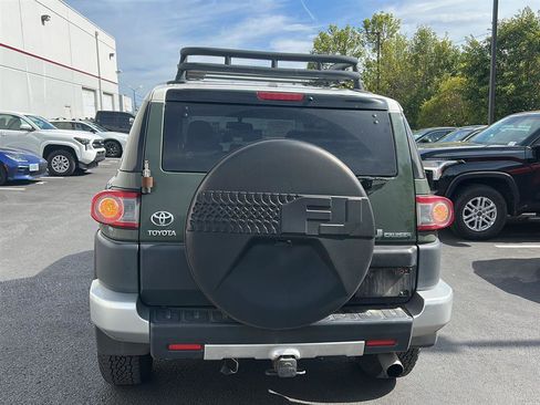 Used 2014 Toyota FJ Cruiser 4WD w/ Convenience Package image 3