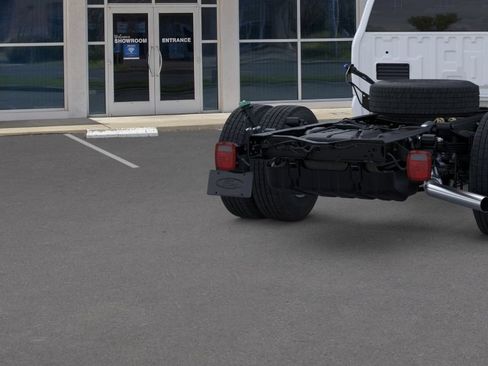 New 2025 Ford F350 XL w/ XL Chrome Package RWD image 44
