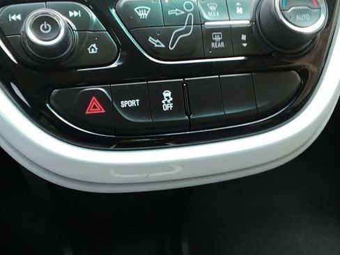 Used 2019 Chevrolet Bolt Premier w/ Infotainment Package image 20