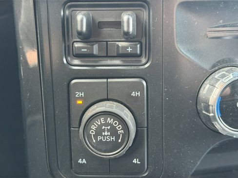 Used 2022 Ford F150 Lariat w/ Equipment Group 502A High image 26