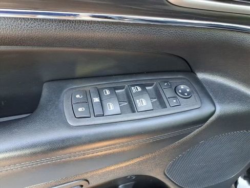 Used 2022 Jeep Grand Cherokee Limited w/ Trailer Tow Group IV image 31