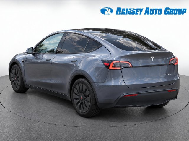 Used 2023 Tesla Model Y Long Range AWD/4WD image 3