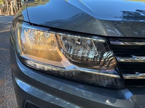 Used 2020 Volkswagen Tiguan SEL image 9