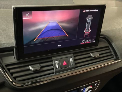 Used 2023 Audi Q5 2.0T Premium w/ Convenience Package image 4