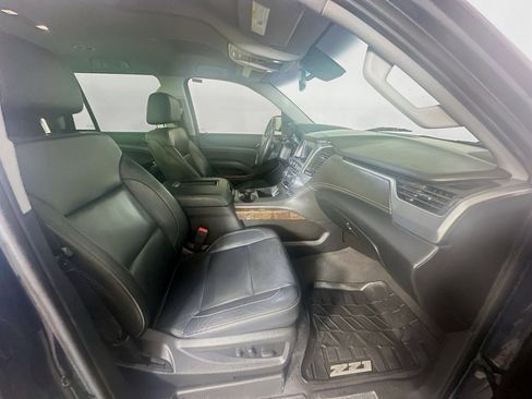 Used 2020 Chevrolet Tahoe LT w/ Luxury Package image 34