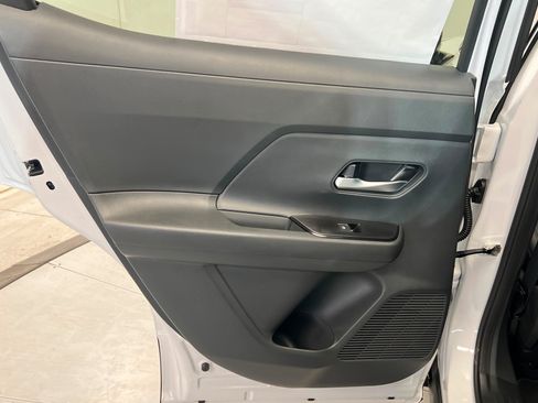 New 2026 Nissan Kicks SR w/ SR Premium Package AWD/4WD image 18