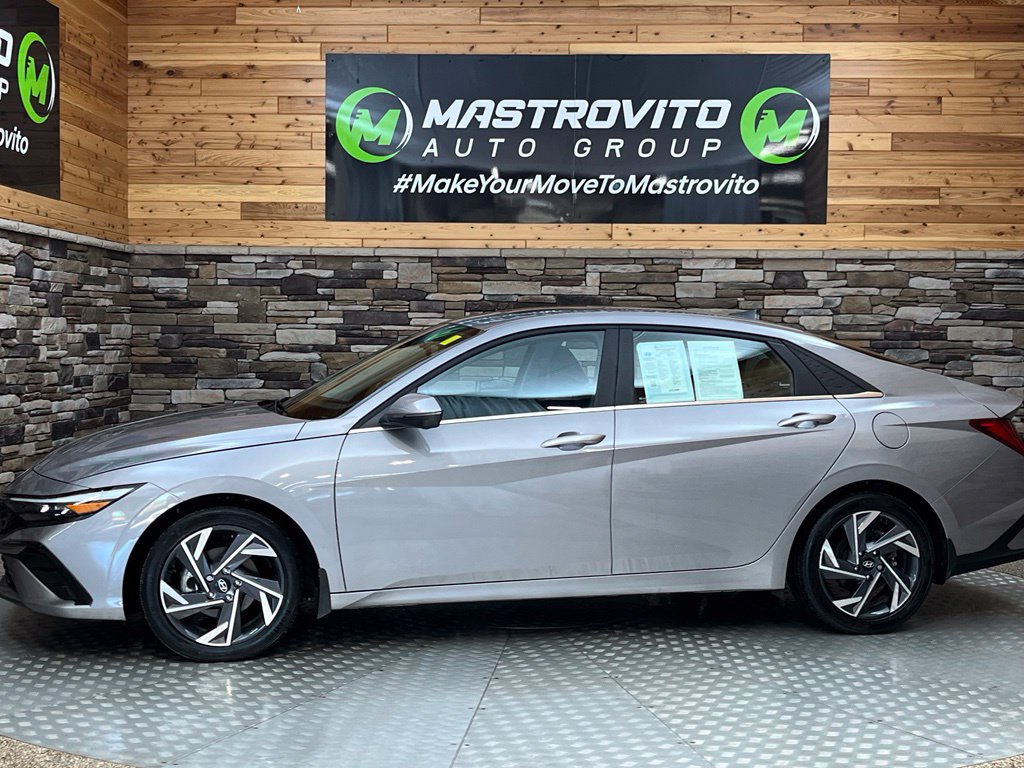 Certified 2024 Hyundai Elantra Limited FWD image 7