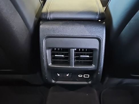 Used 2023 Cadillac XT4 Luxury image 18