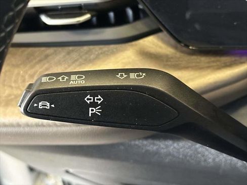 Used 2025 Audi Q5 Premium w/ Convenience Package image 27