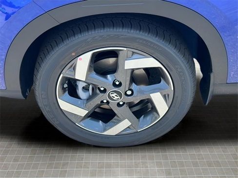 New 2025 Hyundai Venue SEL image 11