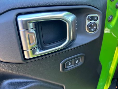 New 2025 Jeep Gladiator Sport AWD/4WD image 24
