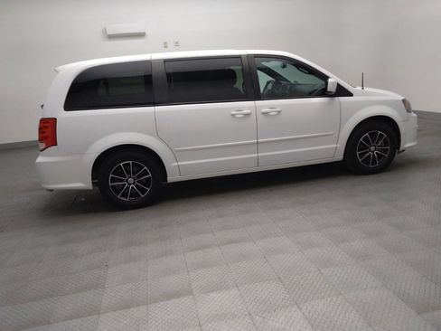 Used 2017 Dodge Grand Caravan SXT w/ Driver Convenience Group FWD image 10