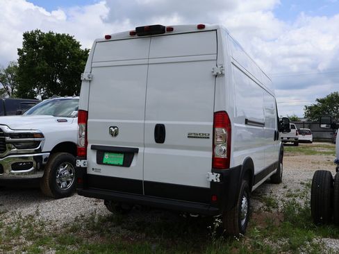 New 2026 RAM ProMaster 2500 w/ Advanced Safety Group FWD image 12