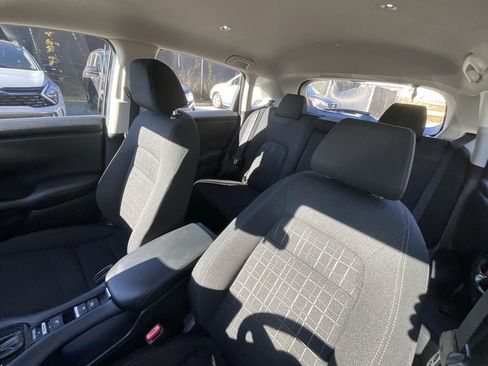 Used 2024 Honda HR-V LX image 13