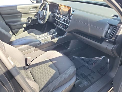 Used 2022 Nissan Pathfinder SV FWD image 21