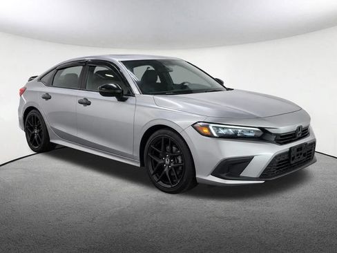 Used 2022 Honda Civic Sport image 2