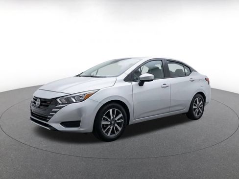 Used 2025 Nissan Versa SV FWD image 3
