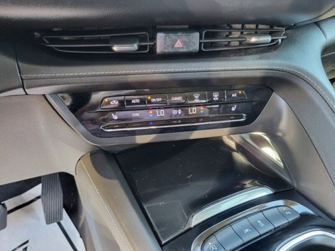 Used 2023 Buick Envision Essence image 18