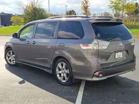 Used 2012 Toyota Sienna SE image 12