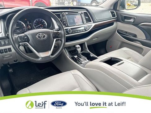 Used 2015 Toyota Highlander Limited Platinum image 36