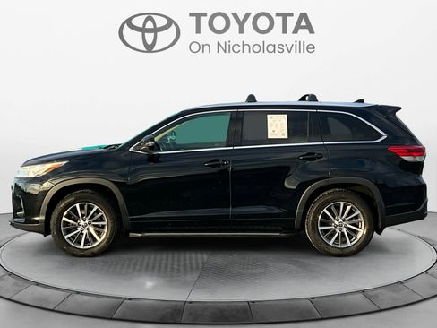 Used 2018 Toyota Highlander XLE image 2