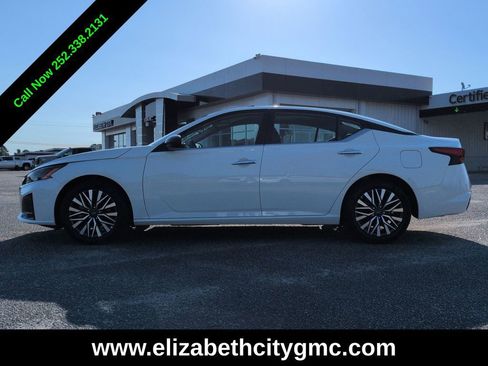 Used 2025 Nissan Altima 2.5 SV FWD image 7