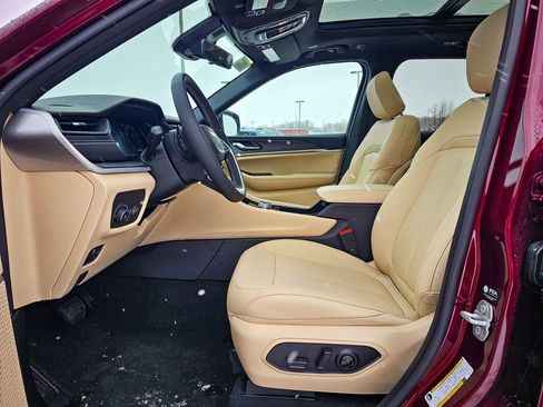 New 2026 Jeep Grand Cherokee Limited image 12