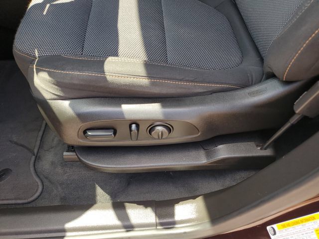 Used 2021 Chevrolet Traverse LT FWD image 19