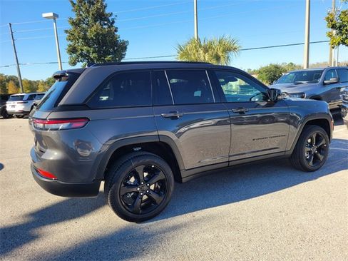 New 2025 Jeep Grand Cherokee Limited w/ Luxury Tech Group II image 13