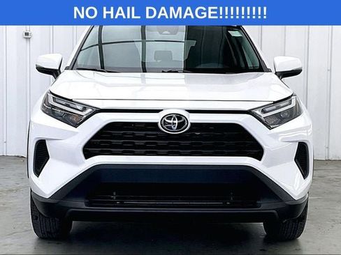 Used 2024 Toyota RAV4 XLE AWD/4WD image 3