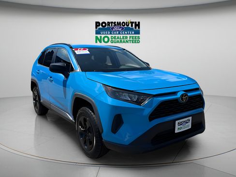 Used 2019 Toyota RAV4 LE w/ All Weather Liner Package AWD/4WD image 1