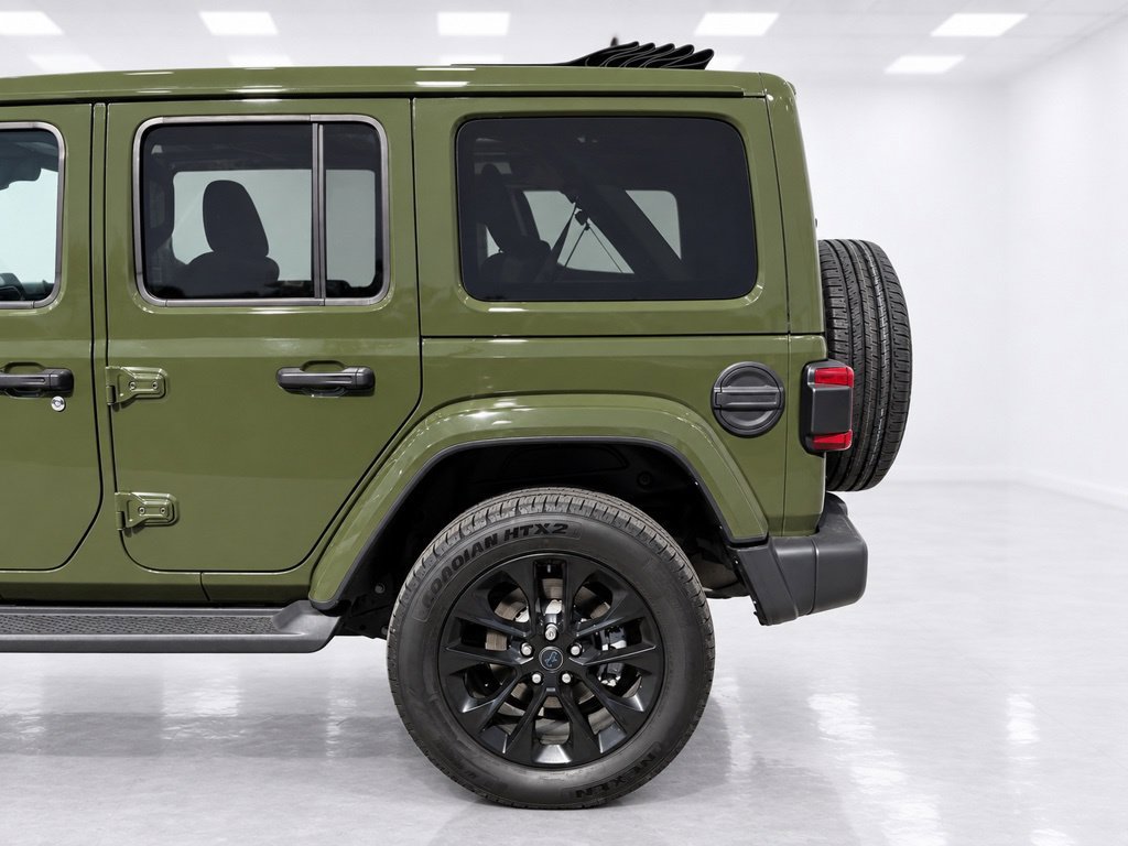 Used 2024 Jeep Wrangler Unlimited Sahara w/ Safety Group AWD/4WD image 10