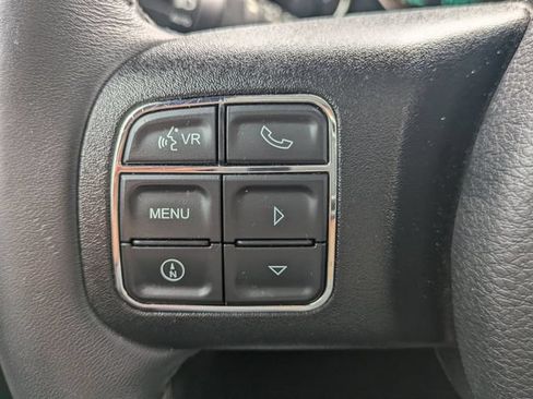 Used 2018 Jeep Wrangler Unlimited Sahara w/ Connectivity Group AWD/4WD image 22