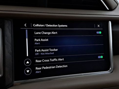 Used 2021 GMC Yukon Denali w/ Denali Premium Package image 24