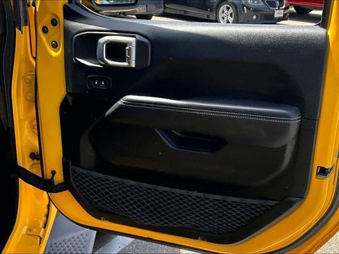 Used 2019 Jeep Wrangler Unlimited Sahara AWD/4WD image 24