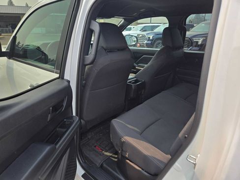 Used 2024 Toyota Tacoma SR5 w/ SR5 Upgrade Package AWD/4WD image 19