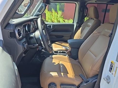 Used 2021 Jeep Wrangler Unlimited Rubicon AWD/4WD image 11