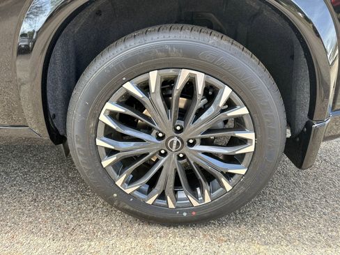 New 2026 Nissan Rogue Platinum w/ Tech Package AWD/4WD image 18