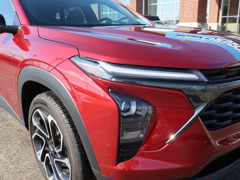 Used 2024 Chevrolet Trax RS w/ Driver Confidence Package image 4