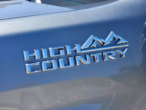 Used 2024 Chevrolet Silverado 2500 High Country w/ Technology Package AWD/4WD image 12